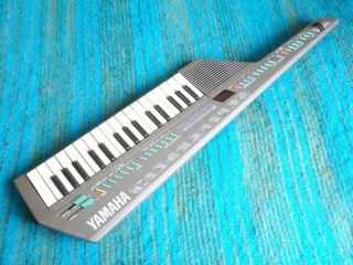 Yamaha Shs - 10 Fm Digital Midi Synthesizer / Keytar Vintage W/ Ac Adapter - D158