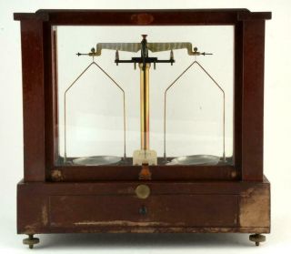 Seederer - Kohlbusch Precision Balance Scale Wood Cabinet Ohaus Metric Weight Set