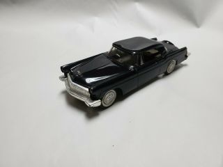 1957 Lincoln Continental Mark Ii Amt Friction Car 1/24 Scale Garage
