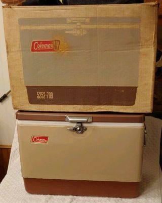 Coleman Vintage Snow Lite 5252 - 709 Cooler Brown Metal Motion Latch Ice Chest Box