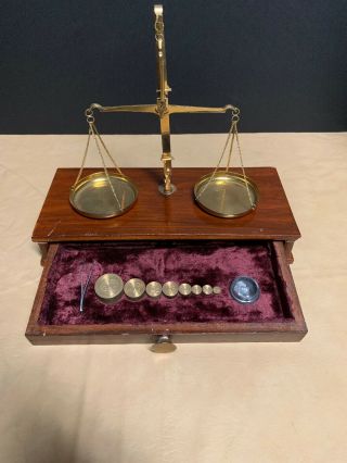 Scale Portable (travel) Jeweler Or Apothecary Scale Vintage In Velvet Case
