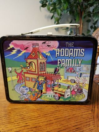 Vintage 1974 The Addams Family Metal Lunch Box,  no thermos Adams Family 3
