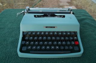 Olivetti Lettera 32 - Mechanical Typewriter With Rare " Script " Type