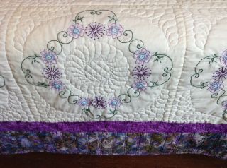 SO CHARMING ESTATE (CIRCLE OF FLOWERS) QUILT,  PRETTY BLUE/PURPLE EMBROIDERY. 2