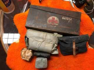 Wwii German Wehrmacht Mg 42 Ammo Can W Medical Supplies Sewing Kit Bandages