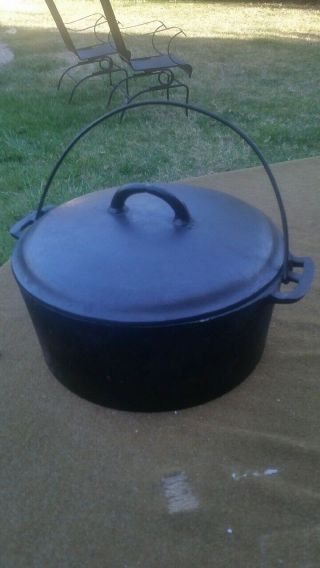 Antique Vintage Wapak Early Logo 9 Cast Iron Dutch Oven 100,  Years Old
