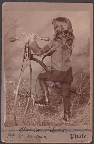 L24 - Back Of Kid With Old Tricycle Long Hair - Old/vintage Photo
