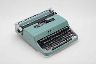 OLIVETTI LETTERA 32 - perfectly vintage typewriter 2