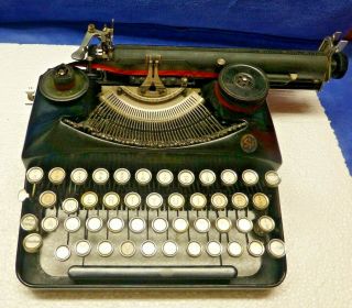 Seidel & Naumann Erika Tab Typewriter vintage white German keys 2