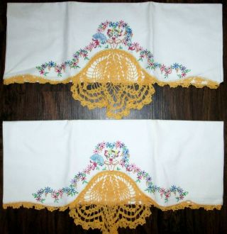 Vintage Set Of 2 Southern Bell Crochet Embroidered Flowers Yellow Pillowcases