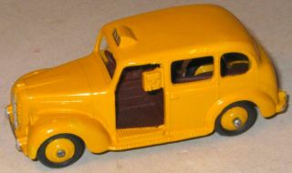 Dinky Toys No 40h Austin Fx3 Taxi Yellow With Brown Interior 1952 - 54.  Very Good