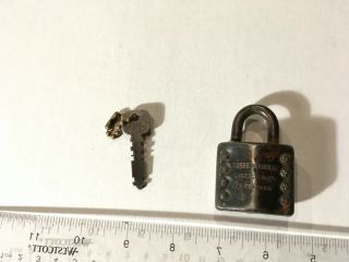 Vintage Reese lock Company Lancaster Pennsylvania Padlock made in USA With Key 2