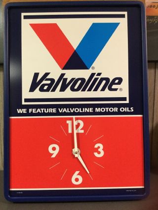 1980’s Valvoline Factory Dealer Wall Clock - V - 3760 W/ Orig Box
