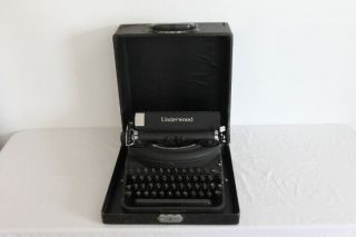Antique Vintage Underwood Noiseless 77 Typewriter In Hard Case Portable