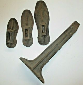 Cast Iron Shoemaker Cobbler Stand With 3 Shoes