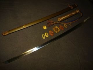 Japanese WWll Army officer ' s sword in mounting 