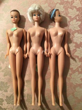 3 Vintage Mattel Fashion Queen Barbie Dolls W/9 Extra Wigs