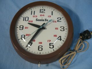 Vintage Santa Fe Rr Electric Wall Clock