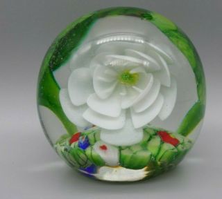 Vintage Paperweight White Trumpet Flowers Controlled Bubbles 2.  5 "
