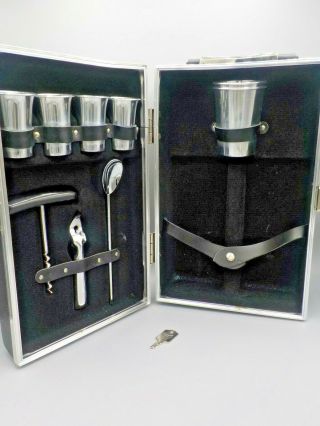 Vintage Executair 880 Trav - L - Bar Ever Wear Portable Travel Bar Liquor Case & Key