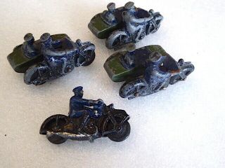 4 Dinky police motor cycle models from the 1940s (three with sidecar,  one solo) 2