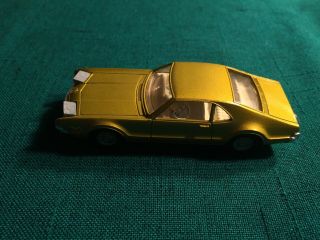 Corgi Toys 264 Oldsmobile Toronado With Golden Jacks 1/43 Scale Nm