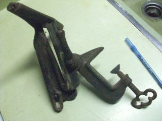 antique saw blade vice 2