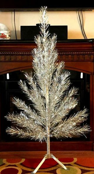 Vtg Sparkler Aluminum Christmas Tree 4 1/2 Ft.  37 Branches Box Complete