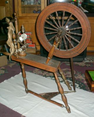 Antique Wooden Flax Spinning Wheel