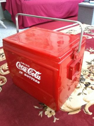 Vintage metal coca cola cooler 3