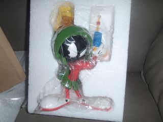 Extremely Rare Looney Tunes Marvin the Martian with Lasergun Figurine Statue 3