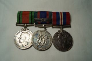 Ww2 Canadian Medal Group Cvsm Defense Medal & 39 - 45 Medal