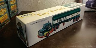 VINTAGE HESS Fuel Oils Tanker.  PRISTINE Battery not stored with truck 2