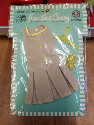 Vintage Barbie Francie Mod Fashion Pak Pleat Neat Beige Dress & Yellow Heels