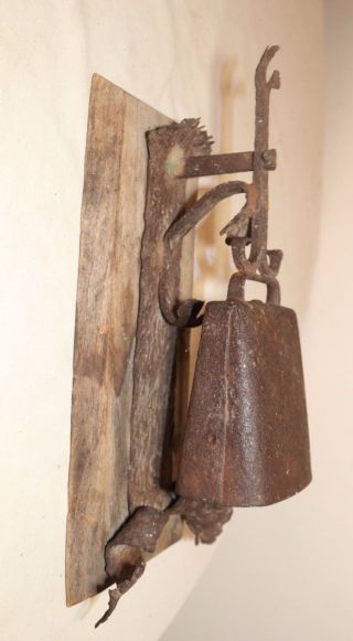 Rare Antique 18th Century Hand Wrought Iron Primtiive Wall Dinner Cow Bell Wood