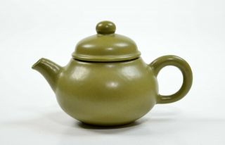 A Chinese Tea - Dust Porcelain Teapot