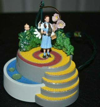 2006 Dorothy & The Munchkins The Wizard Of Oz Magic Hallmark Christmas Ornament