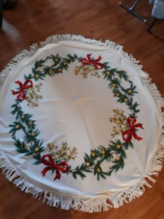 Round Vintage 1950s Round Christmas Table Cloth