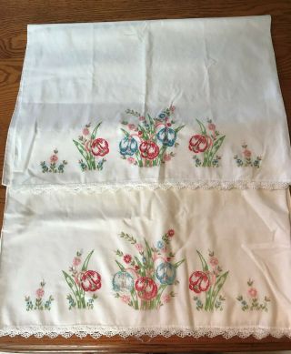 Charming Vintage White Pillowcases Hand Embroidered Flowers Lace Edge