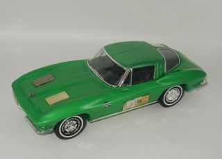 Jim Beam 1963 Chevy Corvette Green Regal China Decanter Car (only 700 In Green)