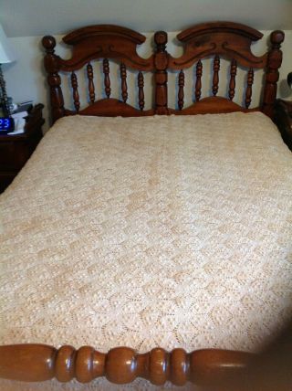 Vintage Hand Crocheted Bedspread Coverlet Ecru Size 85x 93 Full Size Fringe