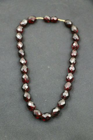 Vintage Art Deco Faceted Cherry Amber Bakelite Beaded Necklace
