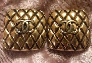 Authentic Vintage Chanel Cc Logo Gold Tone Clip - On Earrings Great Christmas Gift