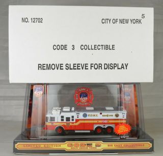 Code 3 12702 " Fd York " Saulsbury Fire Rescue Apparatus 7 " Long Mint/package