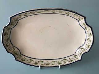 Late 18th Century Wedgwood Creamware Dish With Blue Rim Encasing Wheat Pattern