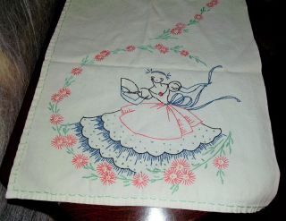 Vintage Embroidered Southern Belle Table Runner Dresser Scarf Pink Blue 35 "
