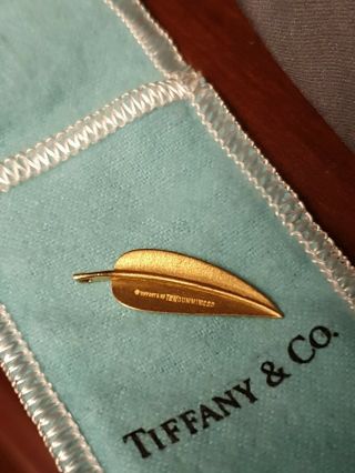 Tiffany & Co.  Angela Cummings 18k Yellow Gold Leaf Feather Pendant only 2