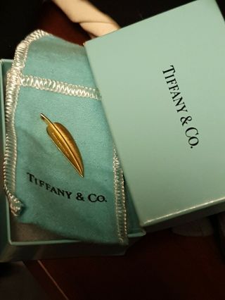 Tiffany & Co.  Angela Cummings 18k Yellow Gold Leaf Feather Pendant only 3