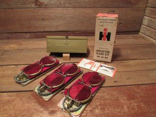 Vintage International Harvester Flare Reflector Box Kit 995 194 R93 -