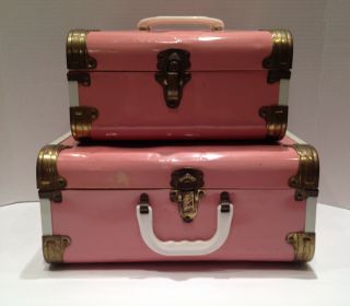 Lovely Vintage Pink Hard Shell W/brass Train Case Suitcase Luggage Set Of 2